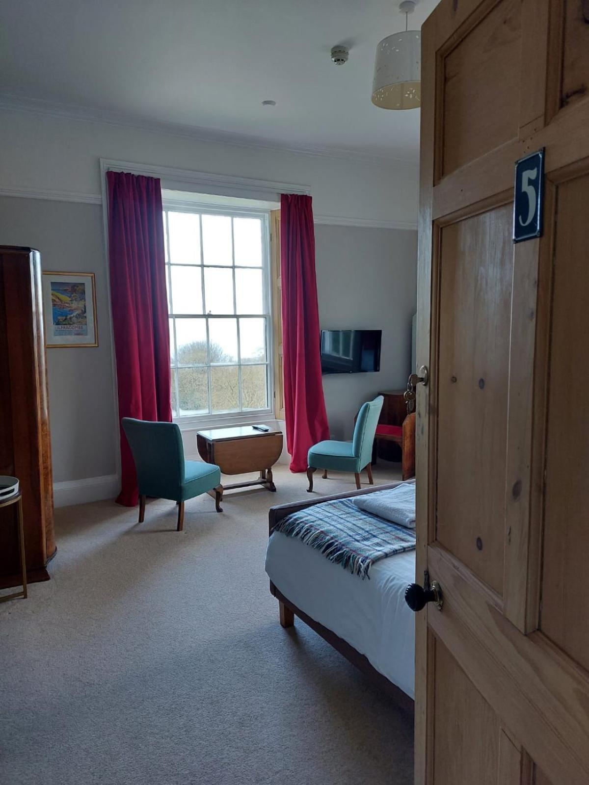 Laston House 3*