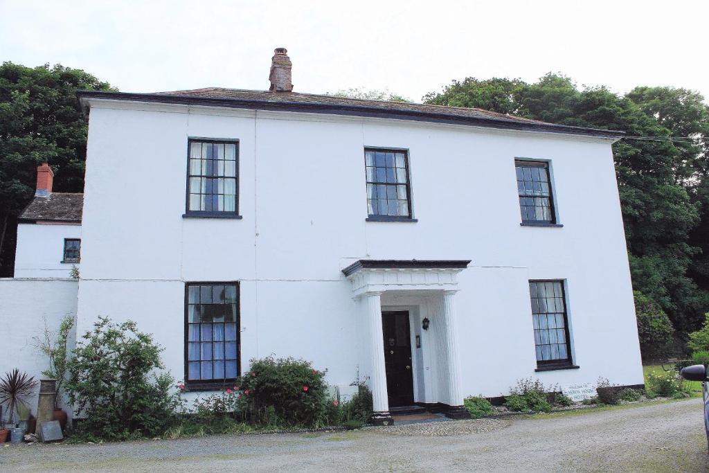 Bed & Breakfast Laston House 3*