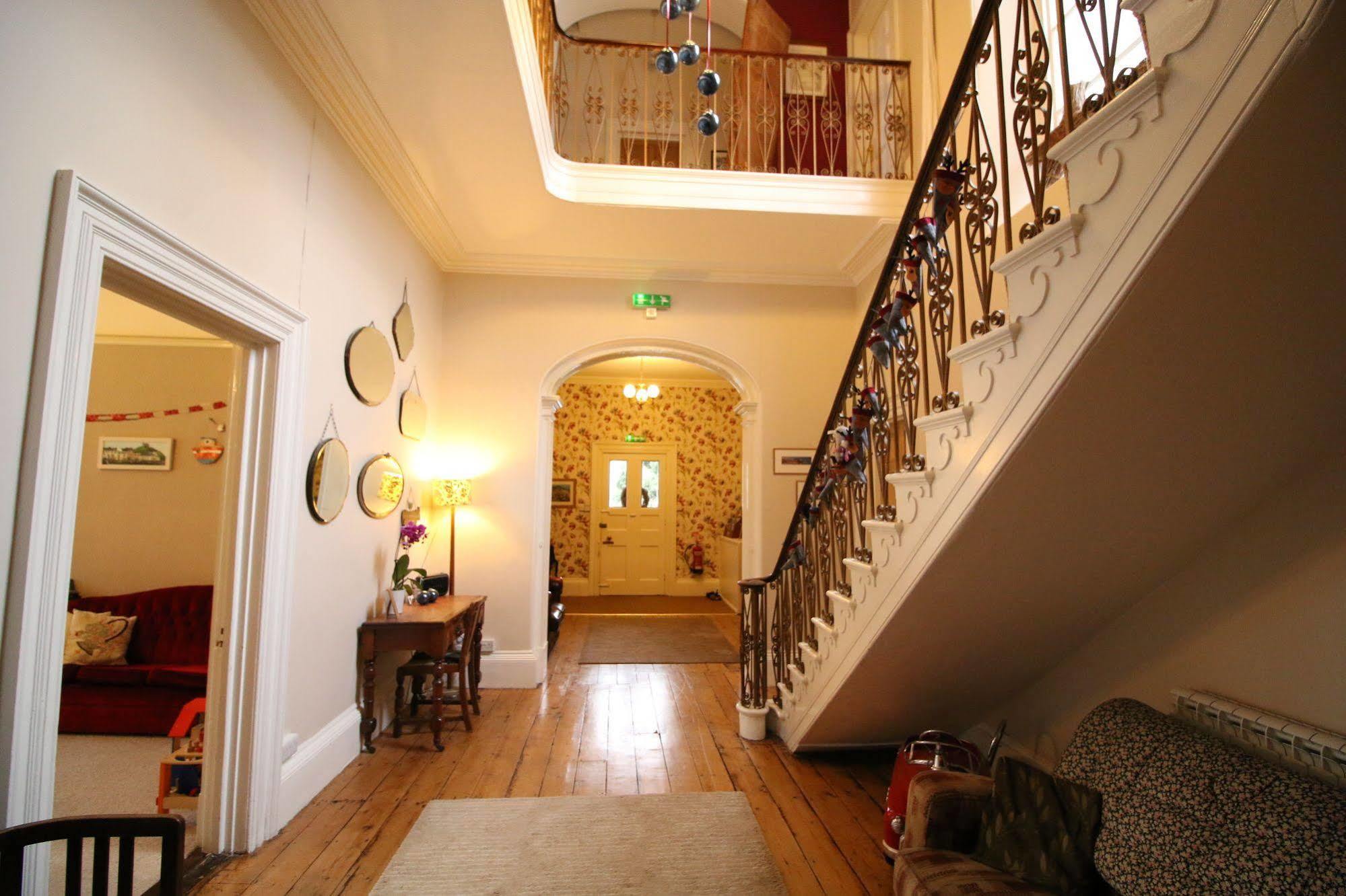 Bed & Breakfast Laston House