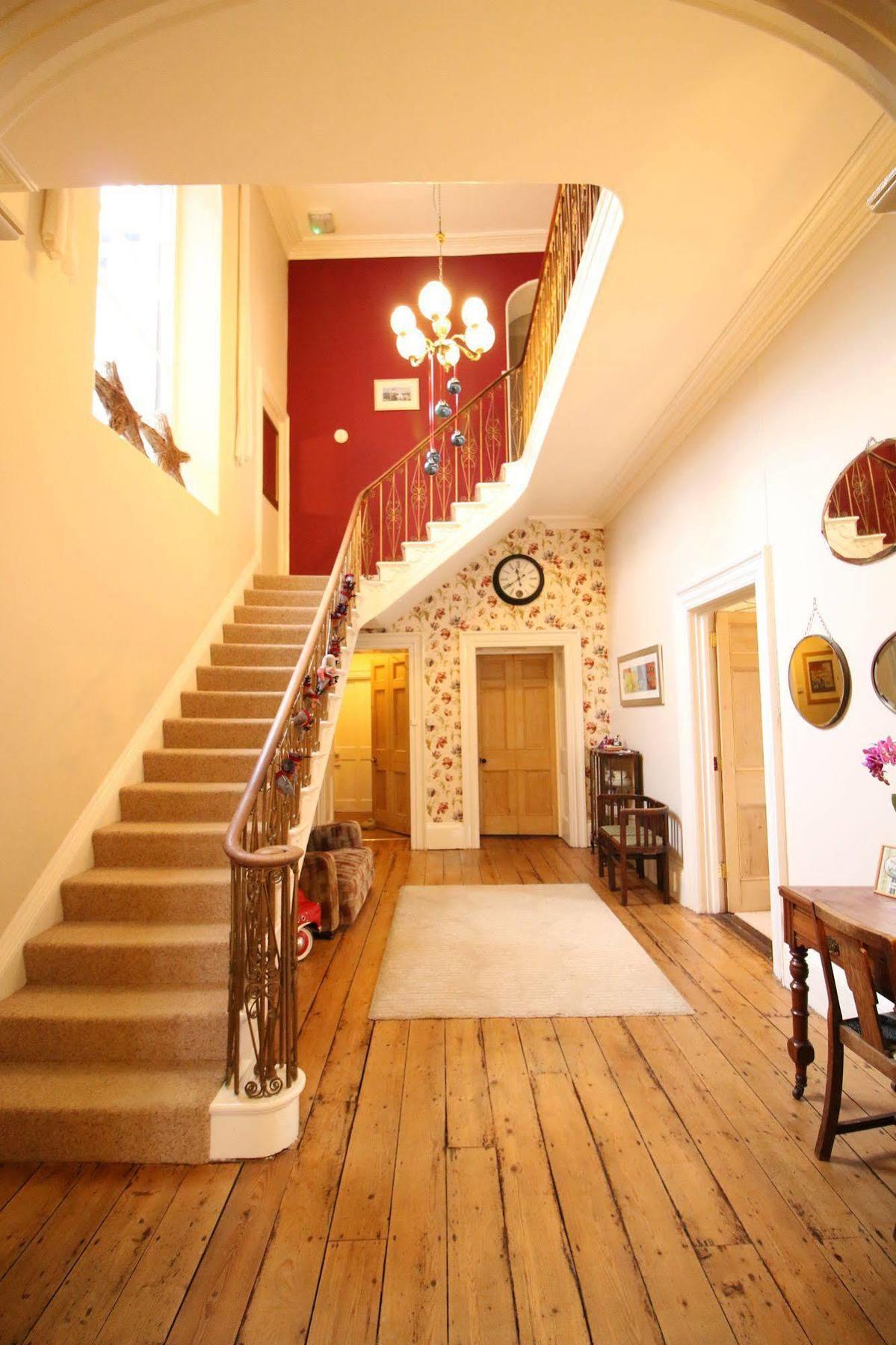 Bed & Breakfast Laston House 3*